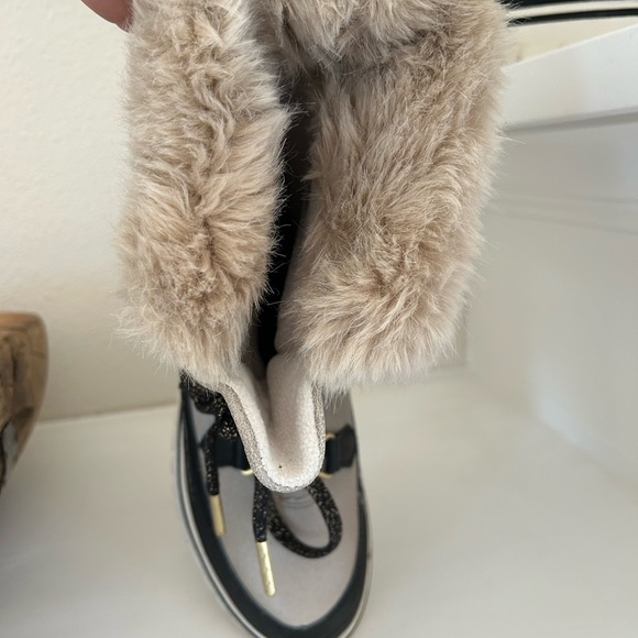 Womens Sorel boots - Picture 3 of 5